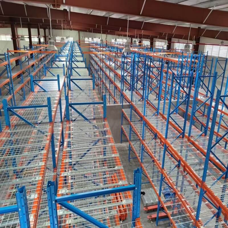 El papel de los estantes del almacén de la fábrica en la fábrica.